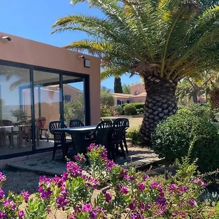 Holiday home Calvi T3 Vue Mer Calme Piscine *